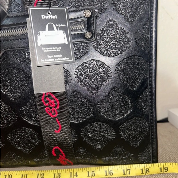 NWT Ed Hardy Black Tiger Embossed Duffel Bag with Guitar Cross Body Straps - Picture 9 of 12
